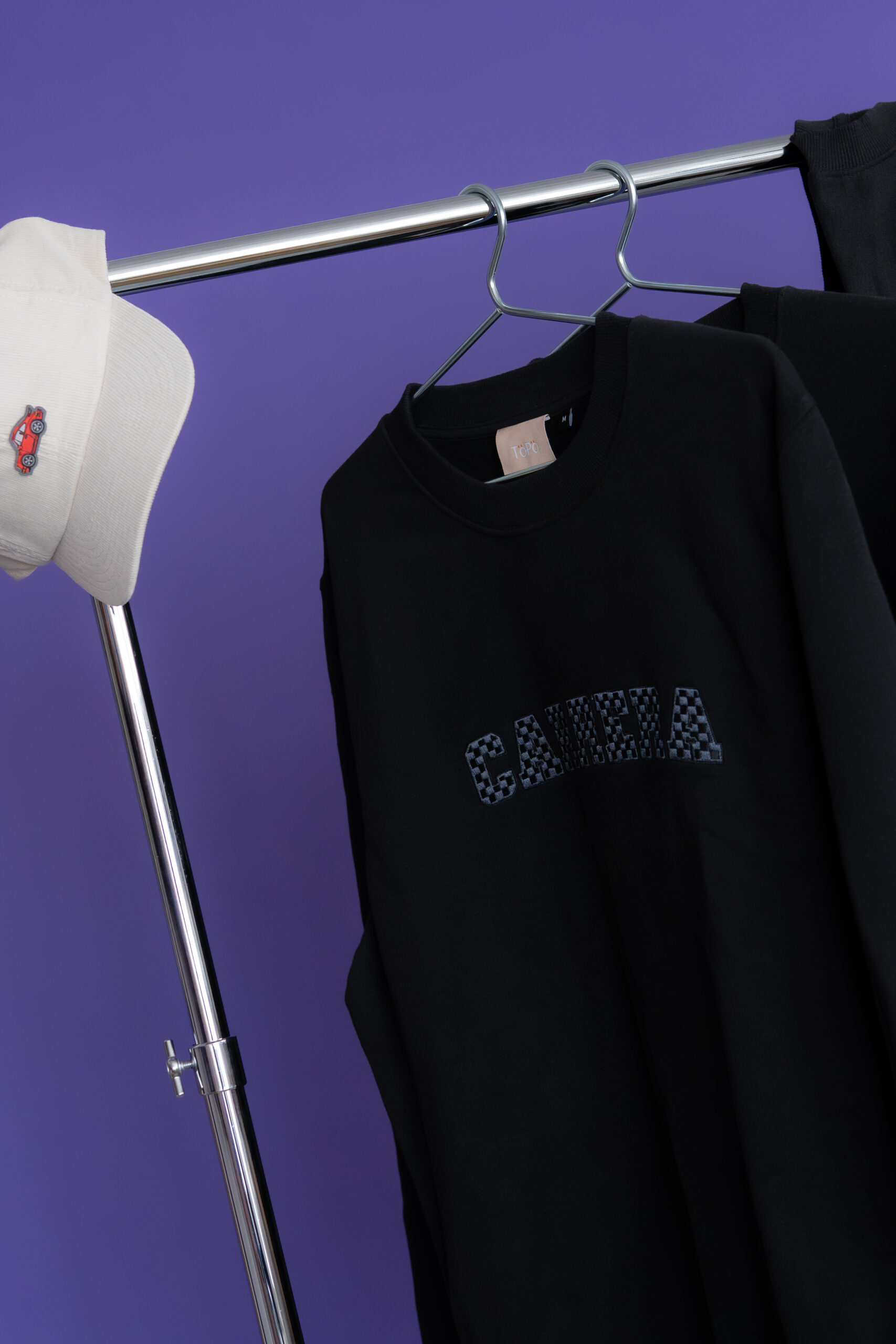 TöPö Sweatshirt - Carrera Grid - Tarmac Grey on Black - Image 4